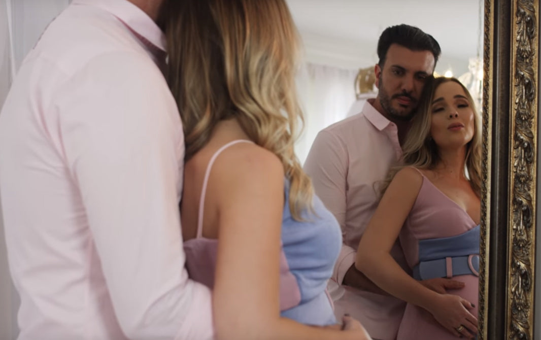 Thaeme anuncia sexo do bebê em clipe musical emocionante